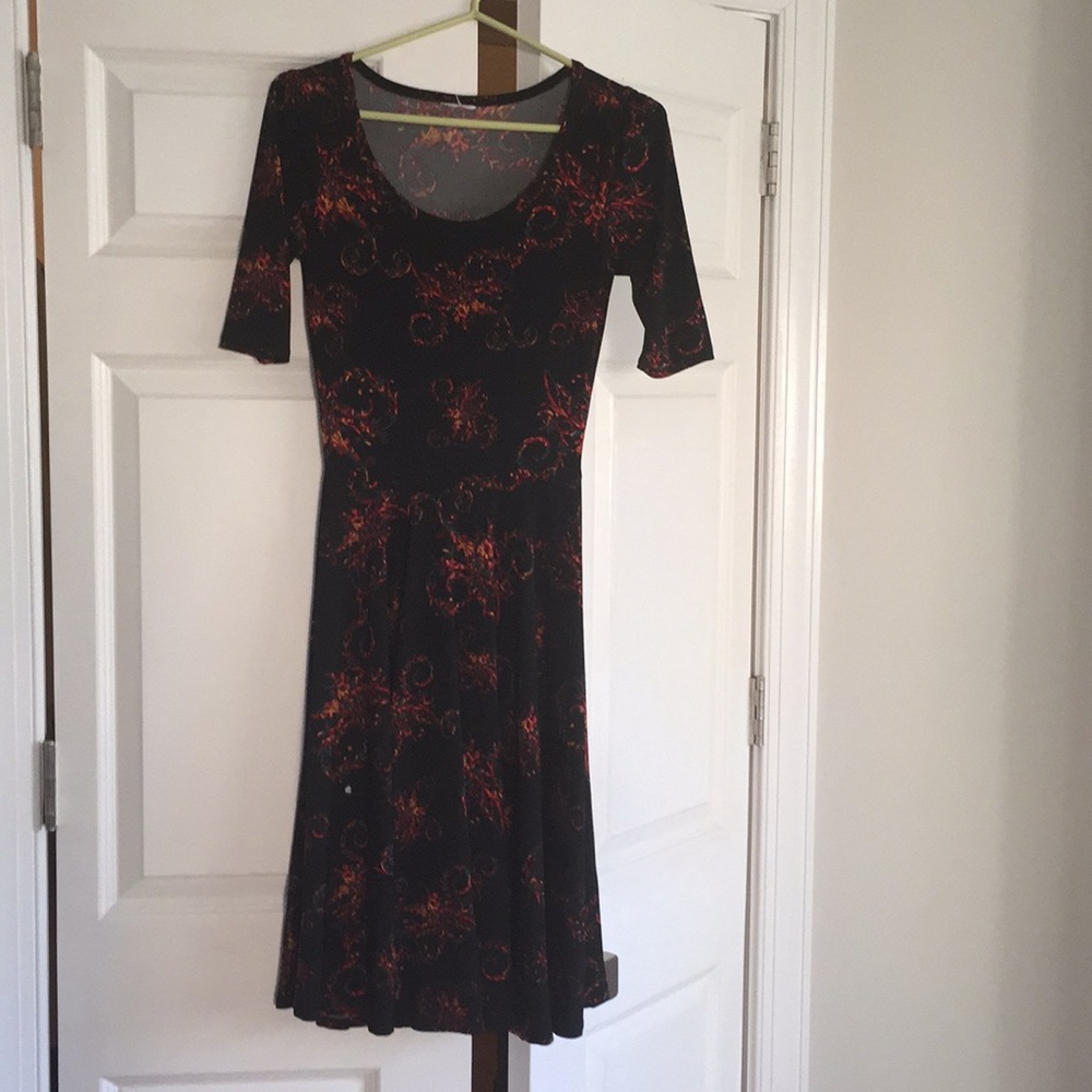 Lularoe in slinky fabric (tag removed)